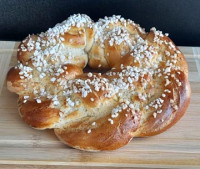 Oster Kränzle mit Hagelzucker, frisch gebacken - glutenfrei